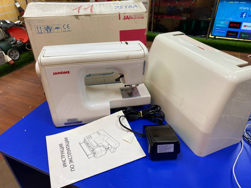 Швейная машина Janome 7518a