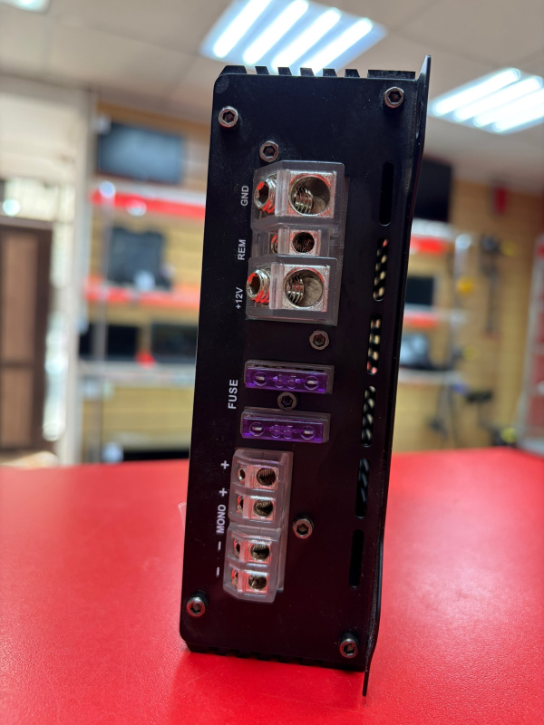 Авто усилитель Magnum MR 1.500