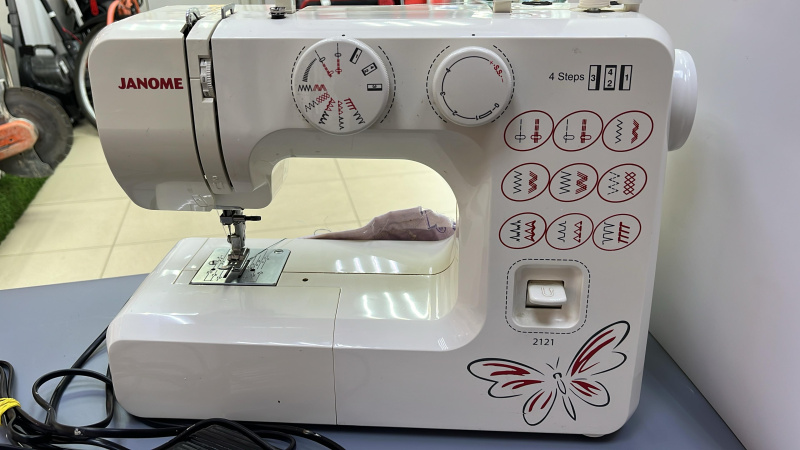 Швейная машина Janome 2121