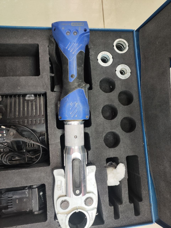 Резьбонарезной электрический клупп HENCO M-BMINI3