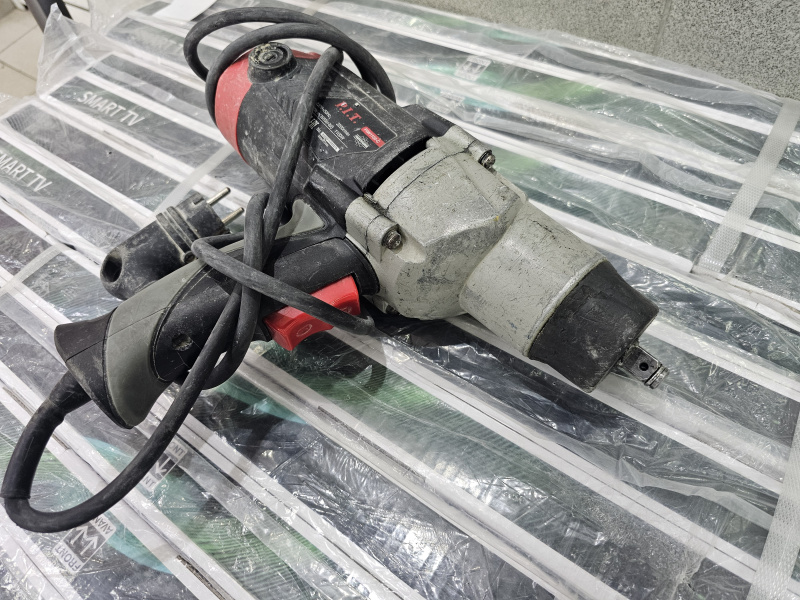 Гайковерт P.I.T. piw1100-c