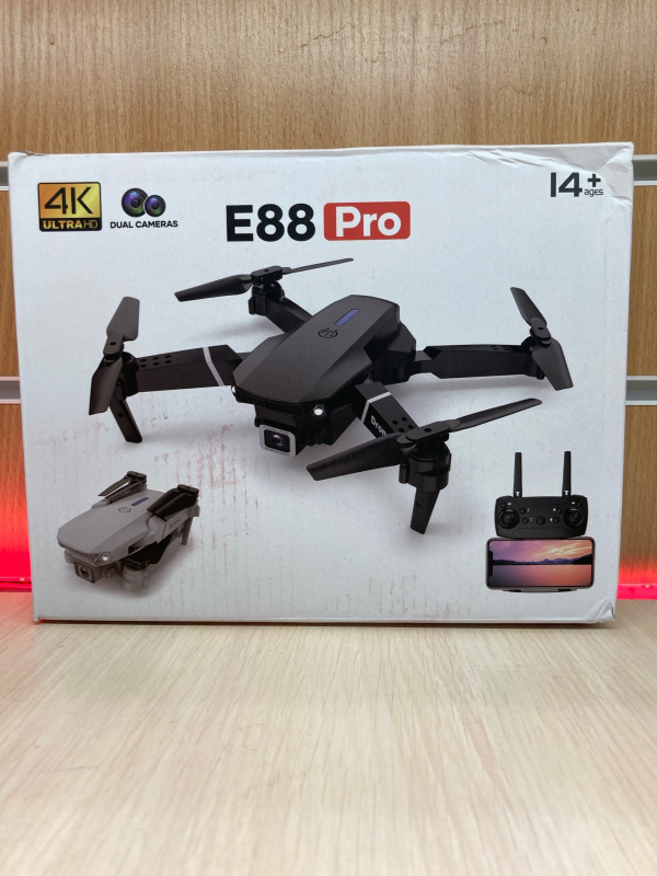 Квадрокоптер  E99 pro