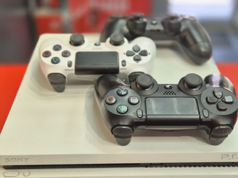 Игровая приставка Sony PS 4 SLIM