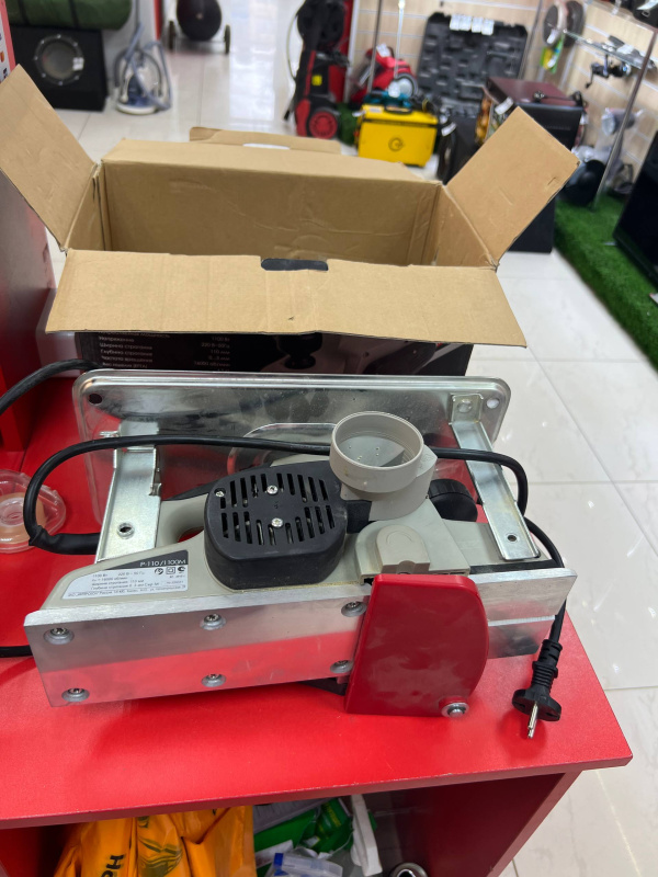 Электрорубанок Интерскол Р-110/1100м