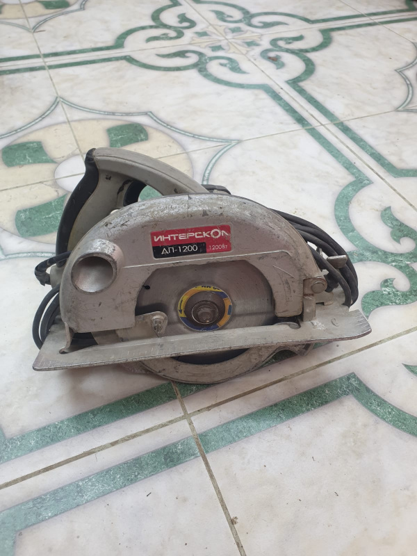 Циркулярная пила Интерскол ДП-1200