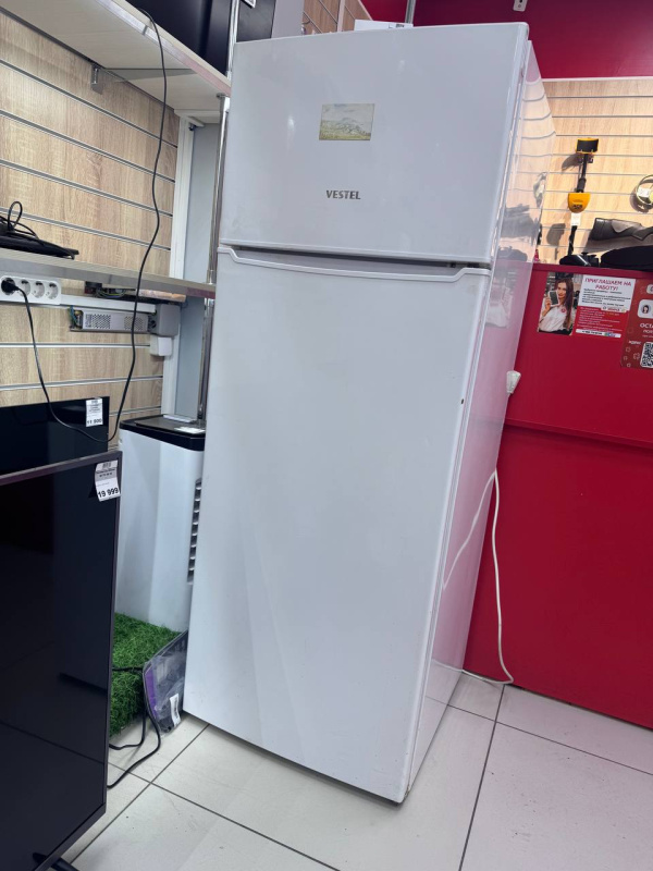Холодильник Vestel VDD 260 VW