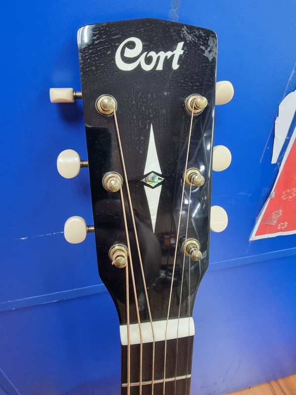 Акустическая гитара Cort 100SSF-SB