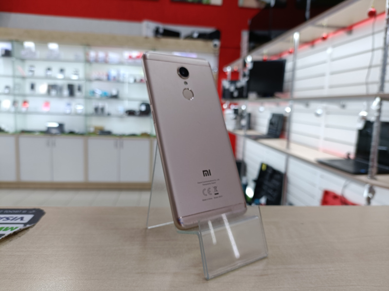 Мобильный телефон Xiaomi Redmi 5