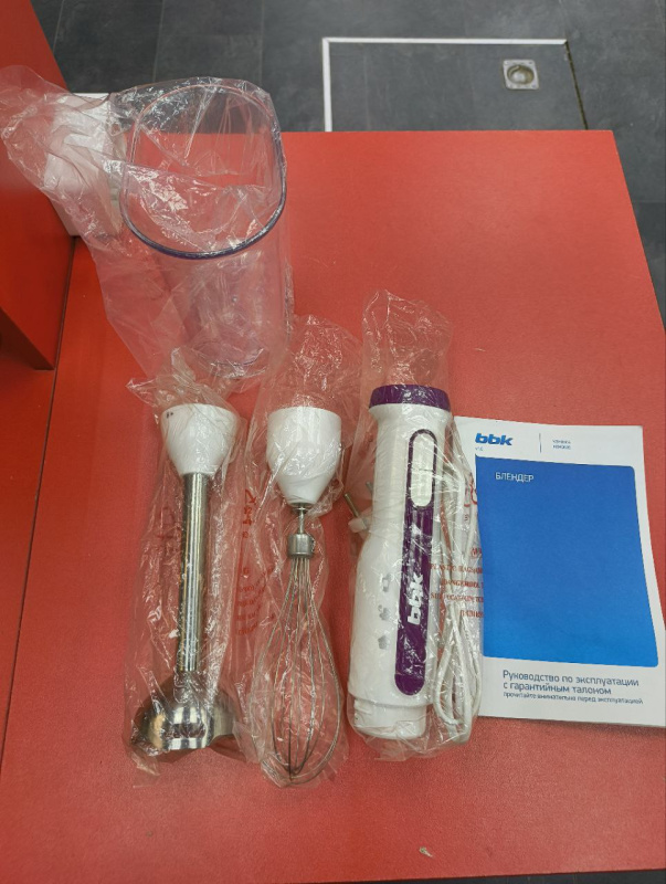 Блендер погружной блендер  BBK KBH0604