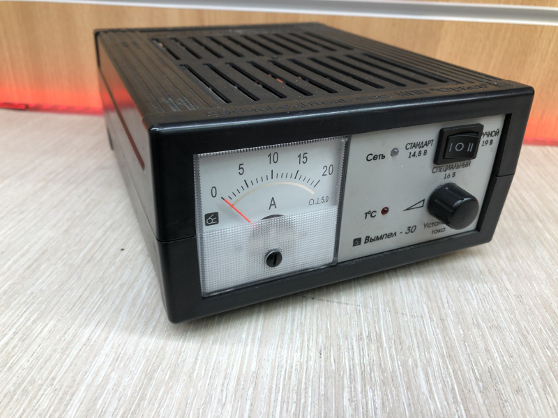 Авто аксессуар Пуско-зарядное устройство  Вымпел -