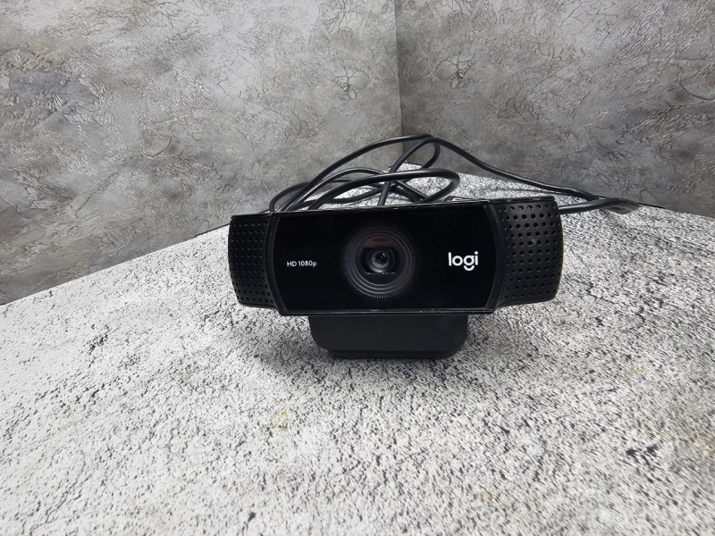 Веб-камера Logitech Logi HD 1080p
