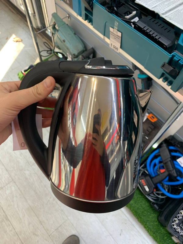 Электрический чайник Металический .