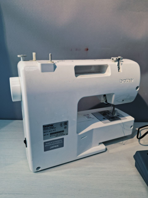 Швейная машина Brother RS-200