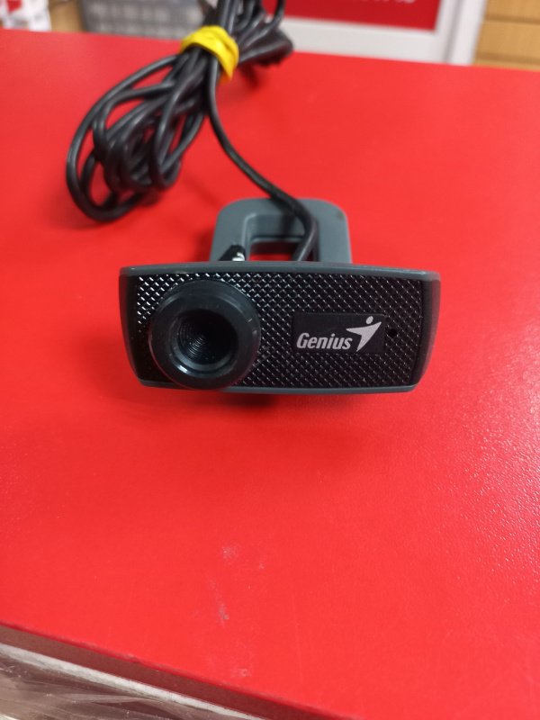 Веб-камера  Genius facecam-320
