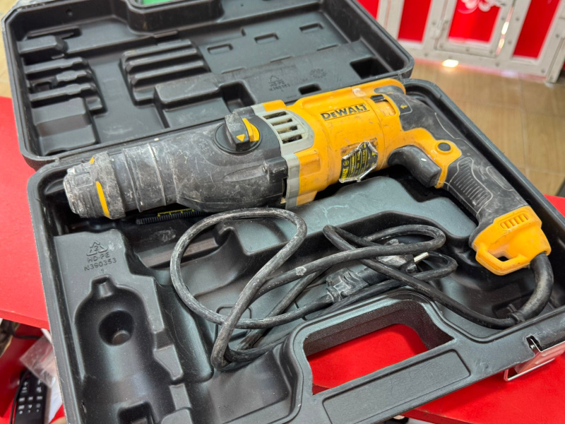 Перфоратор Dewalt D25143K
