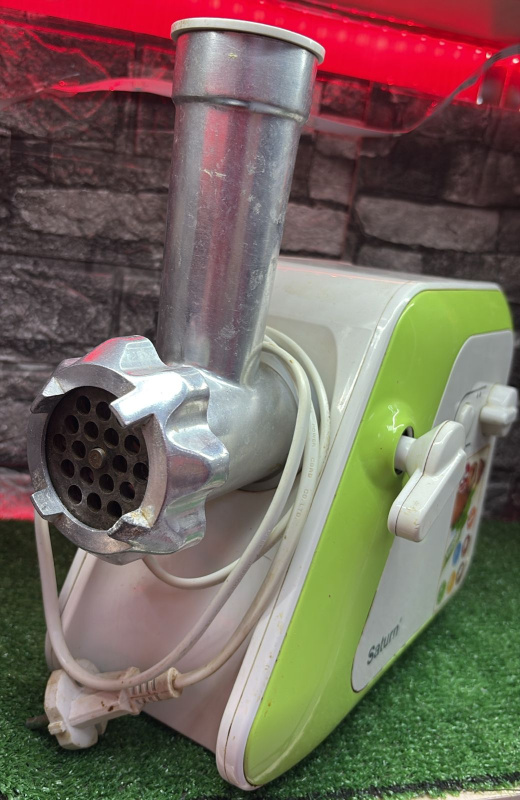 мясорубка  Saturn st-fp0095