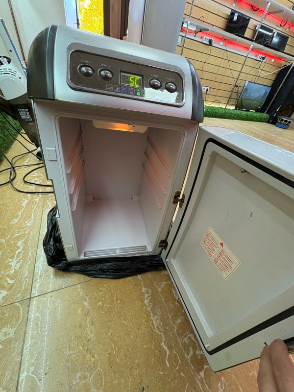 ТЕРМОЭЛЕКТРИЧЕСКИЙ ХОЛОДИЛЬНИК  CF-0118