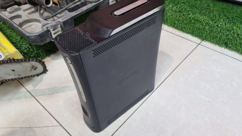 Игровая приставка Xbox 360