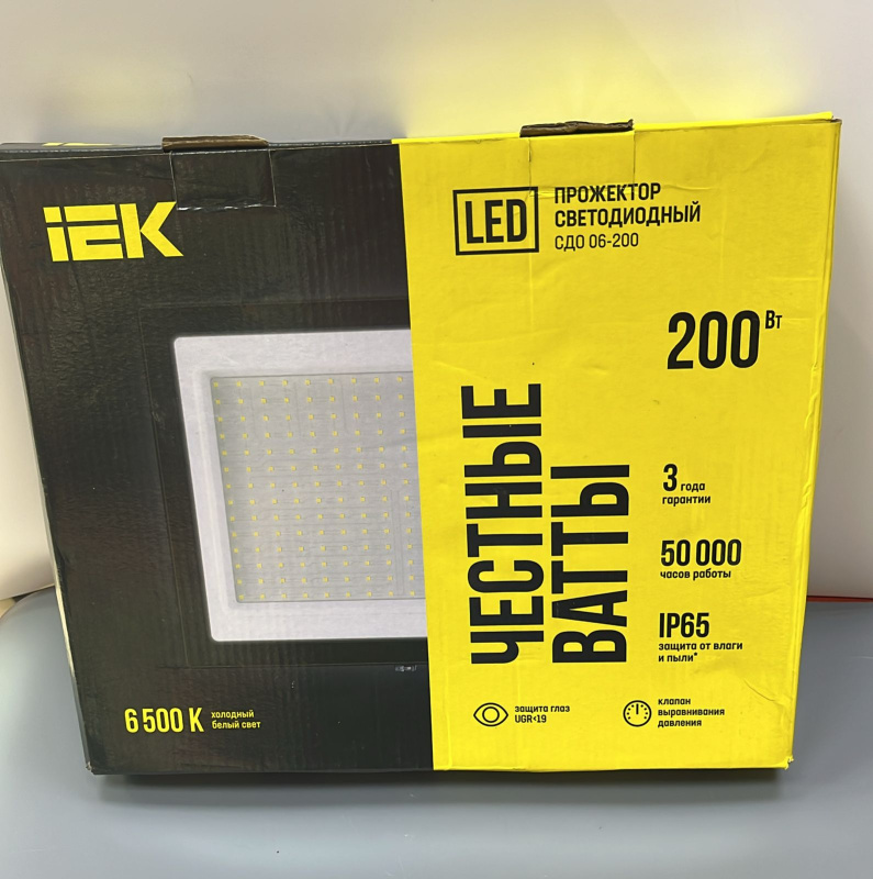 Прожектор IEK 200Вт