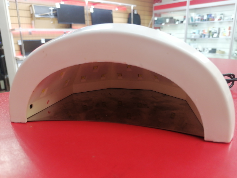 ЛАМПА   ДЛЯ МАНИКЮРА