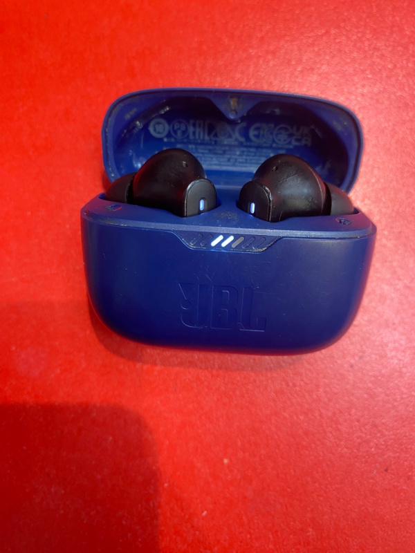 Наушники JBL Buds