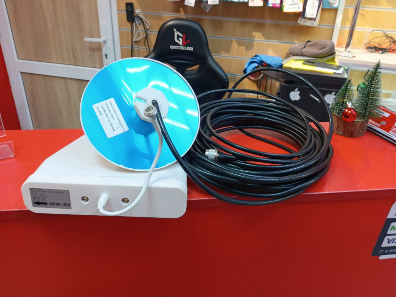 Усилитель сигнала  900/1800/2100МГЦ