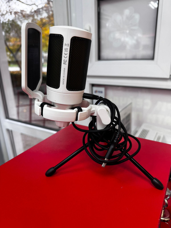 Микрофон Fifine A6v