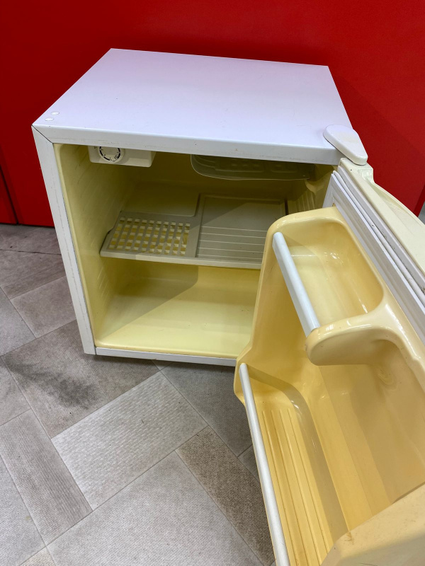 Холодильник Daewoo Electronics FR-061A