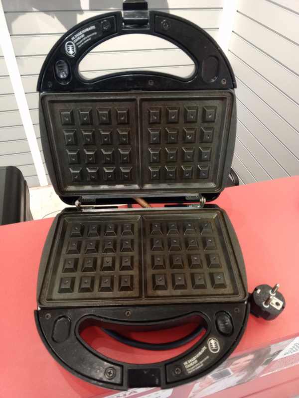 Электровафельница Redmond RMB M605