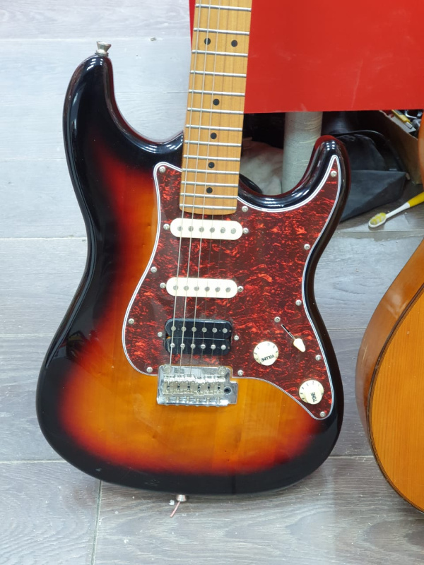 Электрогитара JET Js 400