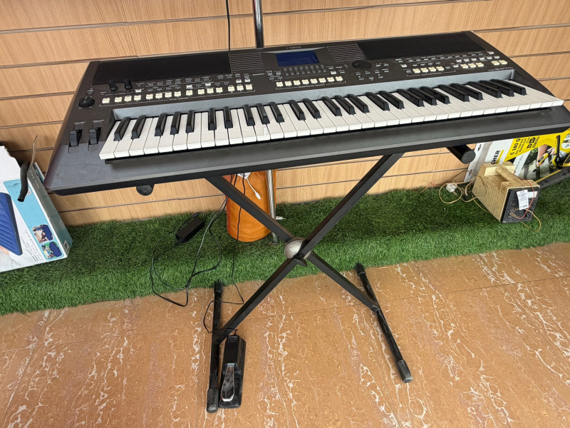 СИНТЕЗАТОР ЯАХА   PSR-S670