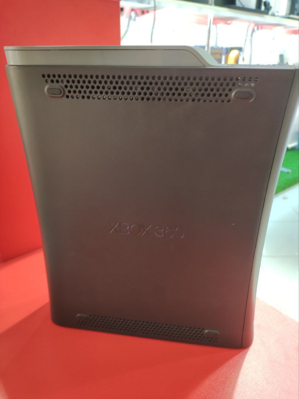 Игровая приставка Xbox 360