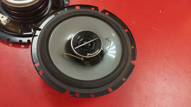 Авто сабвуфер Pioneer TS-G1722I