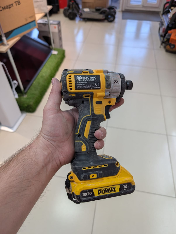 Гайковерт Dewalt dcf911