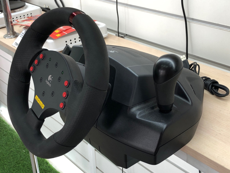 Игровой руль logitech momo racing