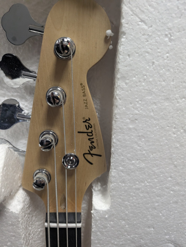 Бас-гитара Fender jazz bass