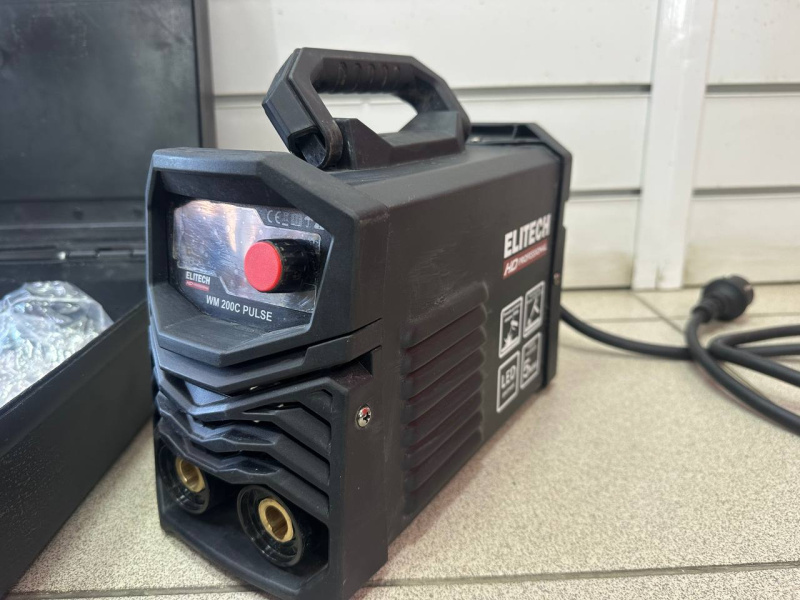 Сварочный аппарат - инвертор ММА Elitech HD professional 200
