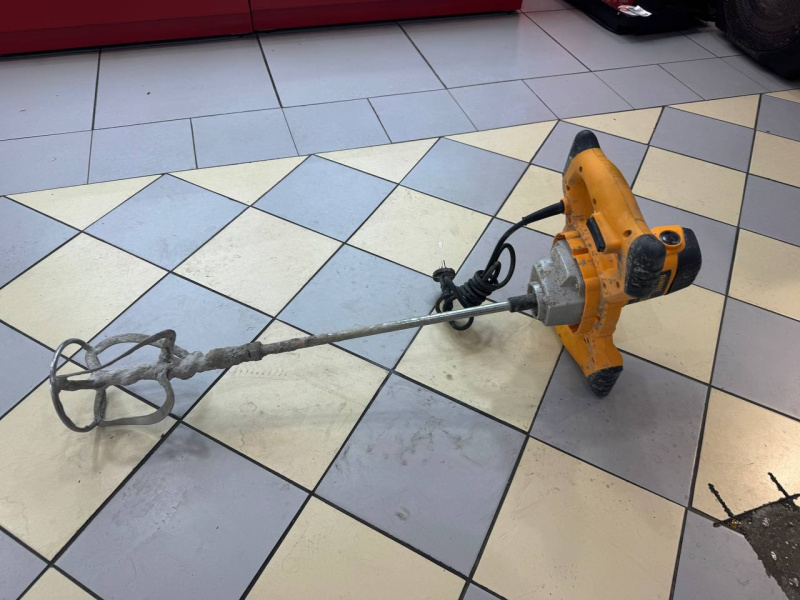 Строительный миксер Dewalt UT1200