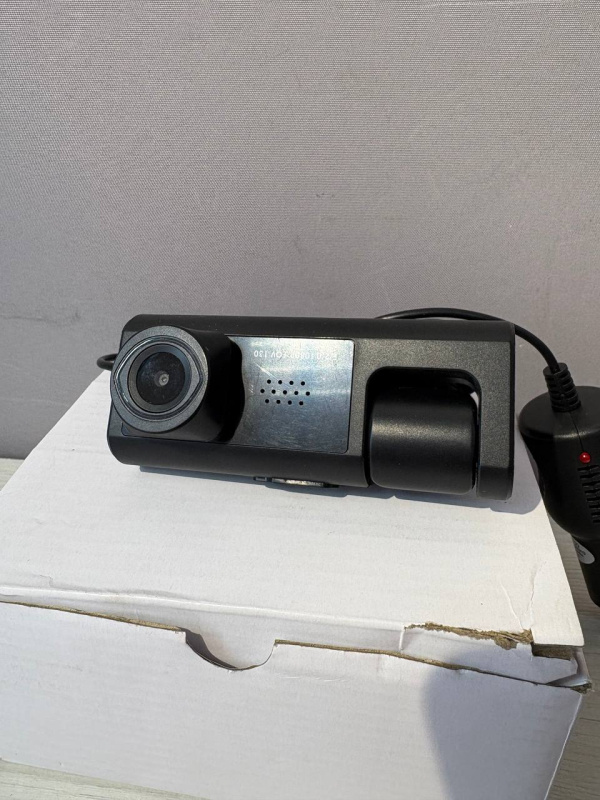 Регистратор Видеорегистратор  С камерой заднего вида