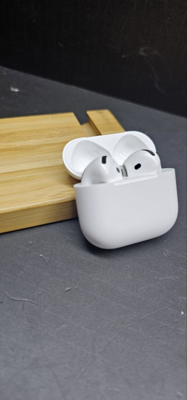 Наушники Apple AirPods 4