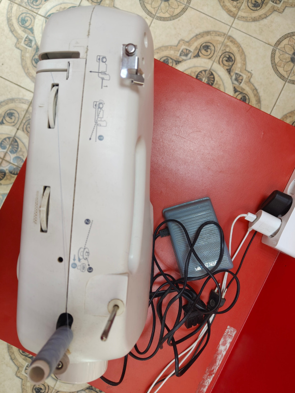 Швейная машина Brother L 40