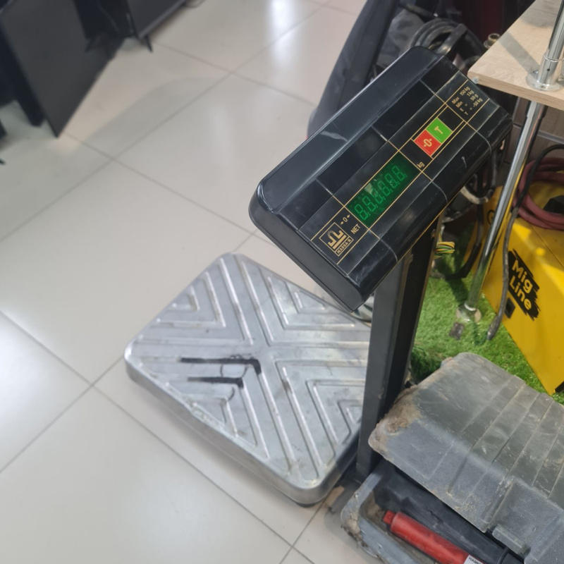 Весы  напольные