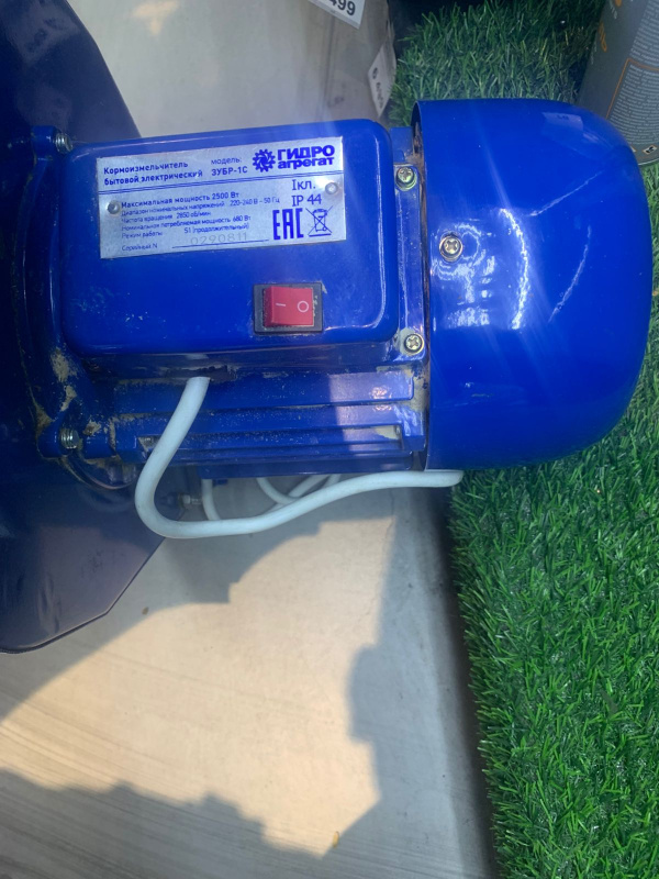 Зернодробилка Зубр AB-76