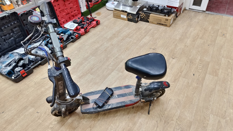 электросамокат Kugoo м4