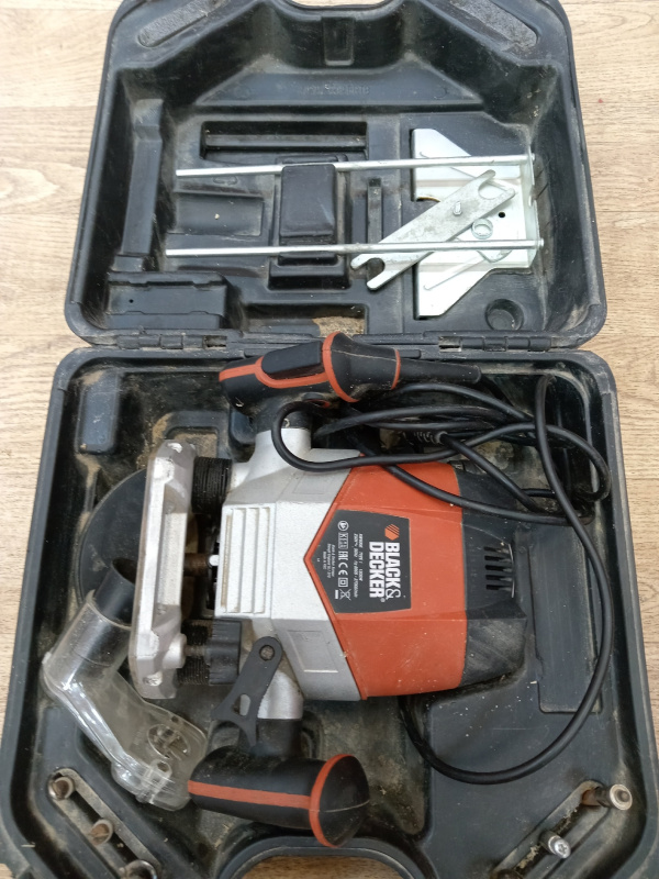 BLACK DECKER KW900E