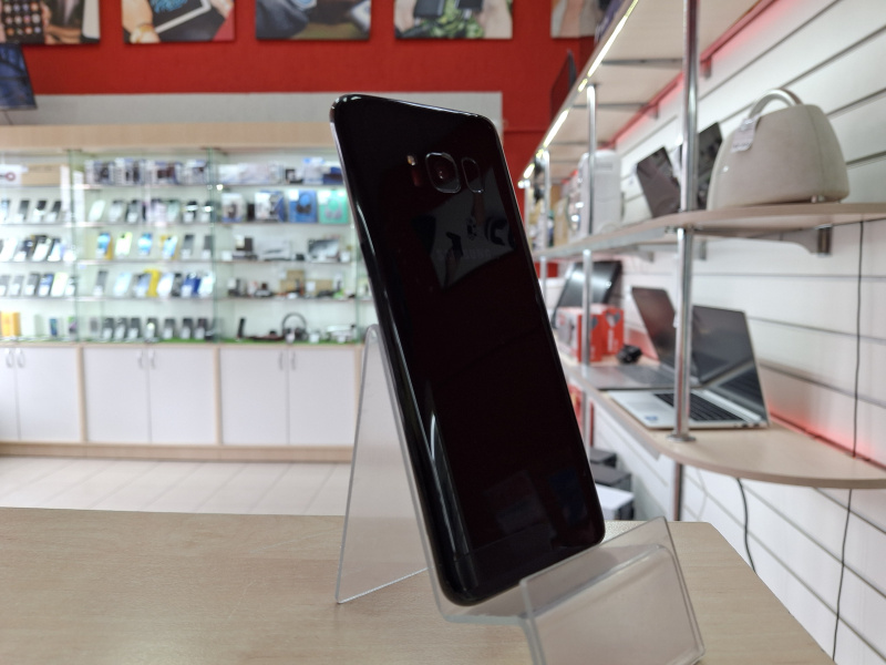 Мобильный телефон Samsung Galaxy S8