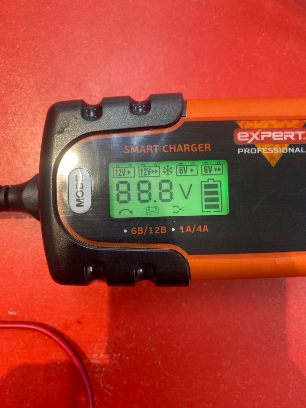 Авто аксессуар Пуско-зарядное устройство   111