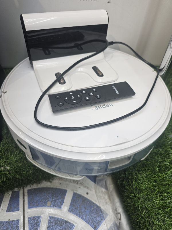 Пылесос Midea vcr10w