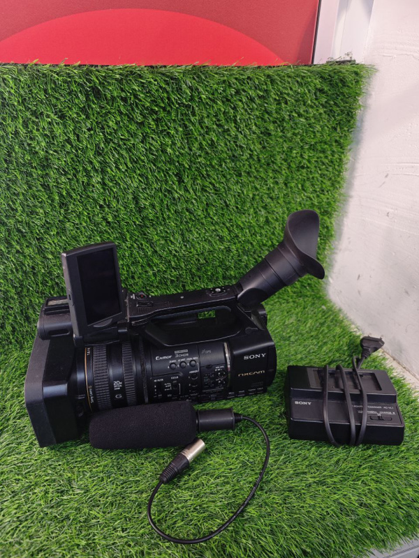 Видеокамера Sony HXR-NX5E