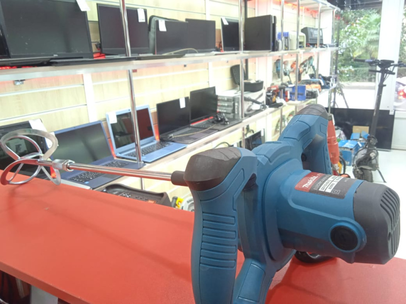 Строительный миксер Makita UT1200